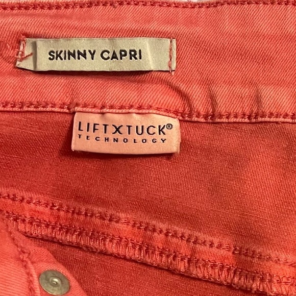 NYDJ  SKINNY CAPRI LIFTXTUCK PINK GREAT PRE-OWNED CONDITION - Picture 9 of 10